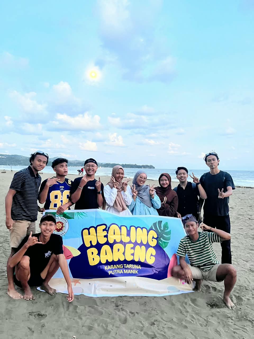 Healing Bareng: Melepas Penat di Tepi Pantai
